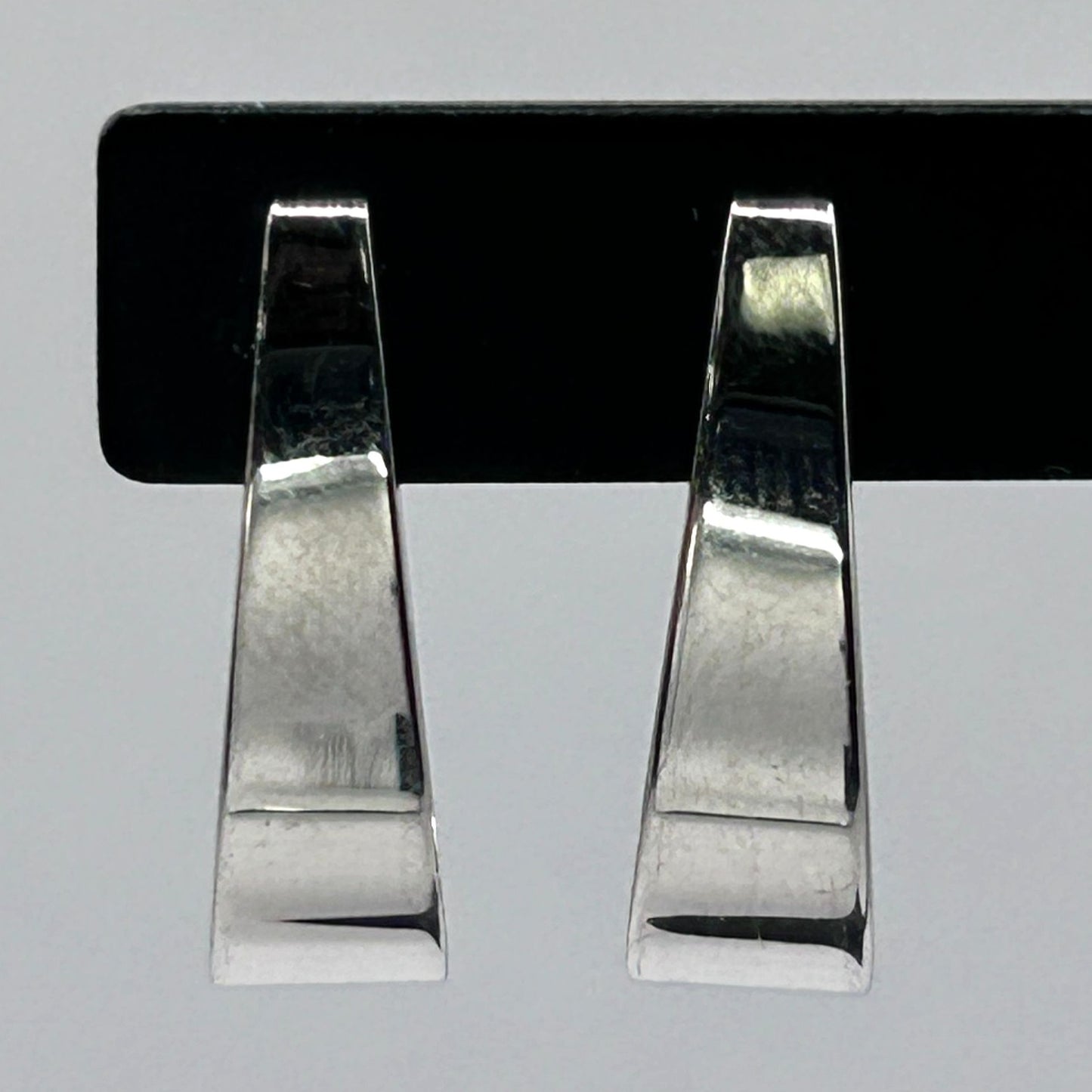 14k White Gold Tapered J-Hoop Post Earrings