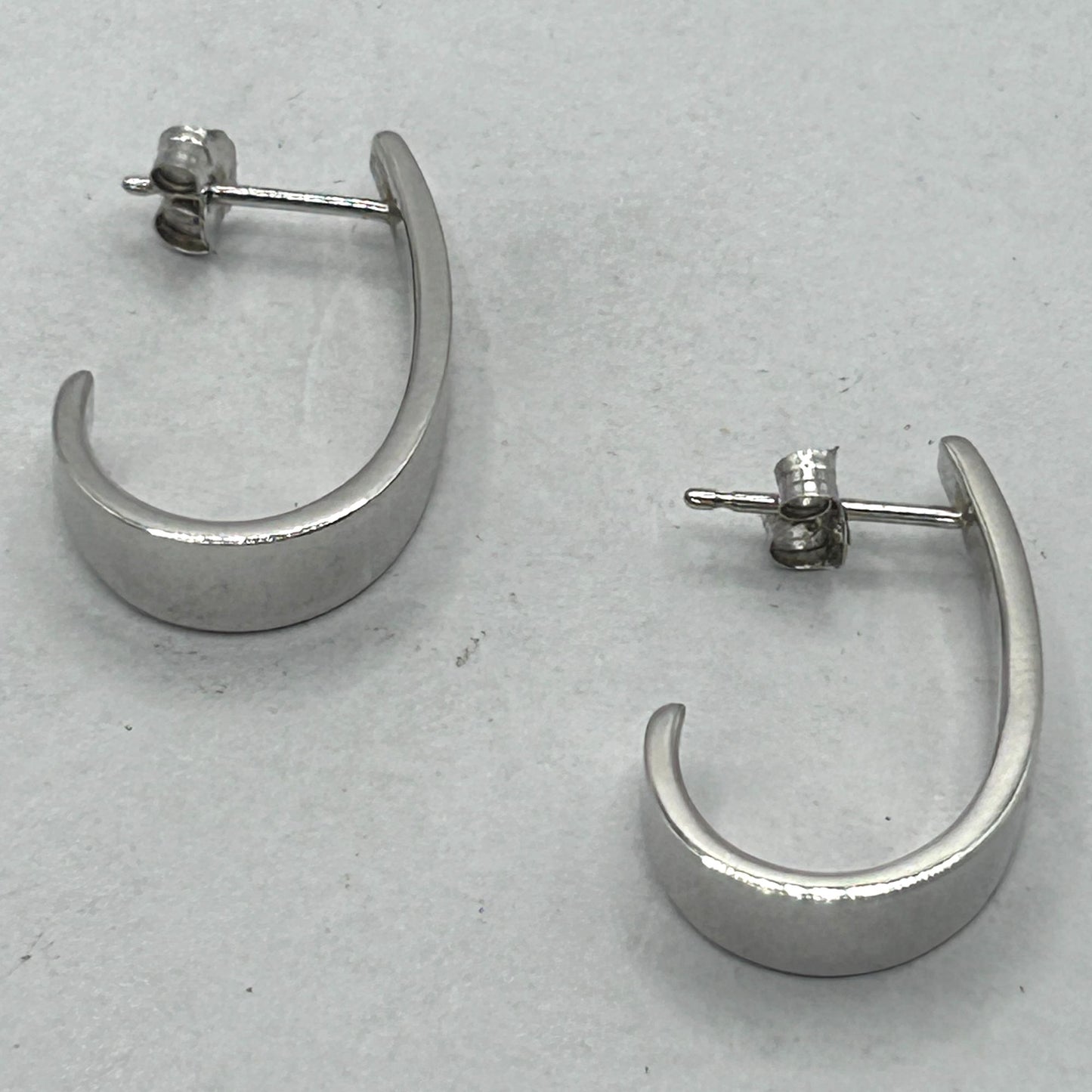 14k White Gold Tapered J-Hoop Post Earrings