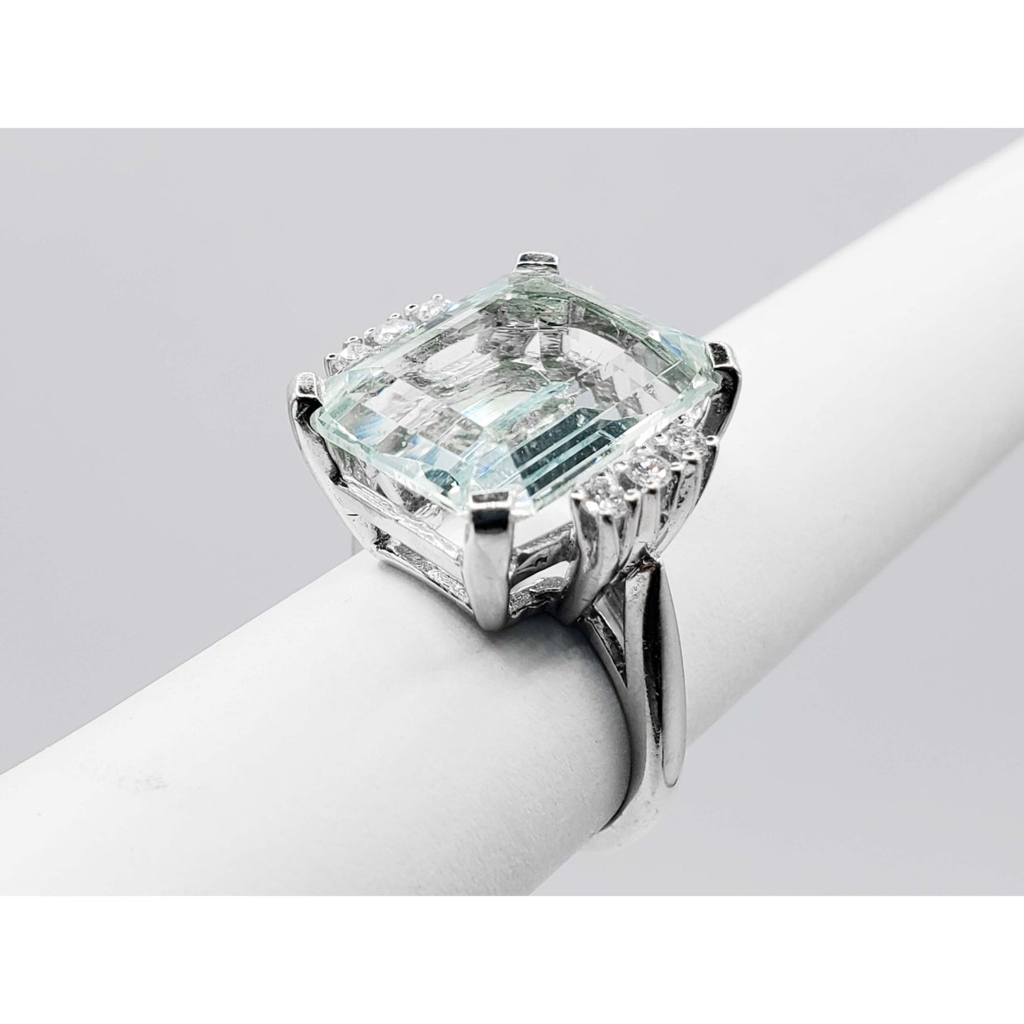 9.57 ctw Natural Aquamarine & Diamond Accent Ring 14k White Gold Size 6.25