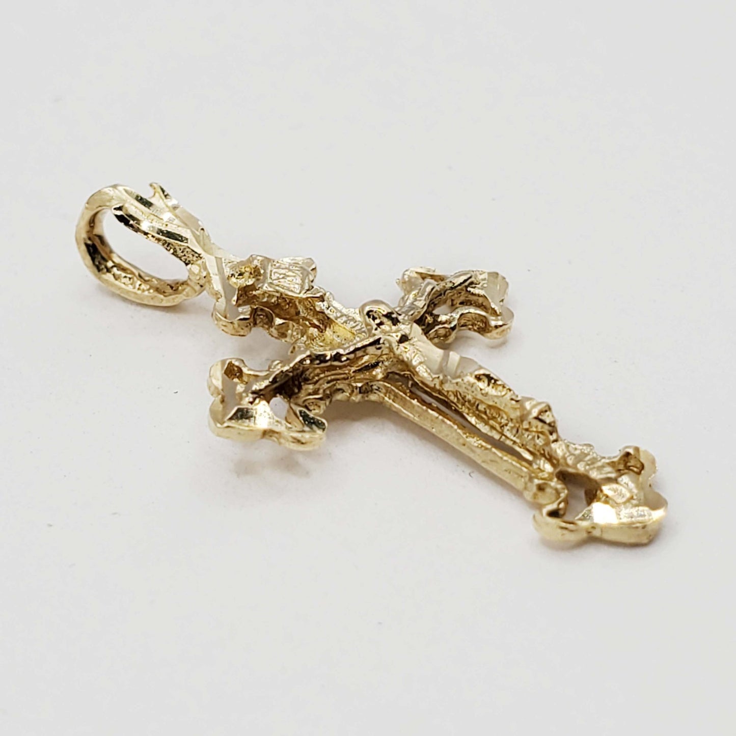 Religious Crucifix Cross Pendant 14k Gold 1.1 Grams