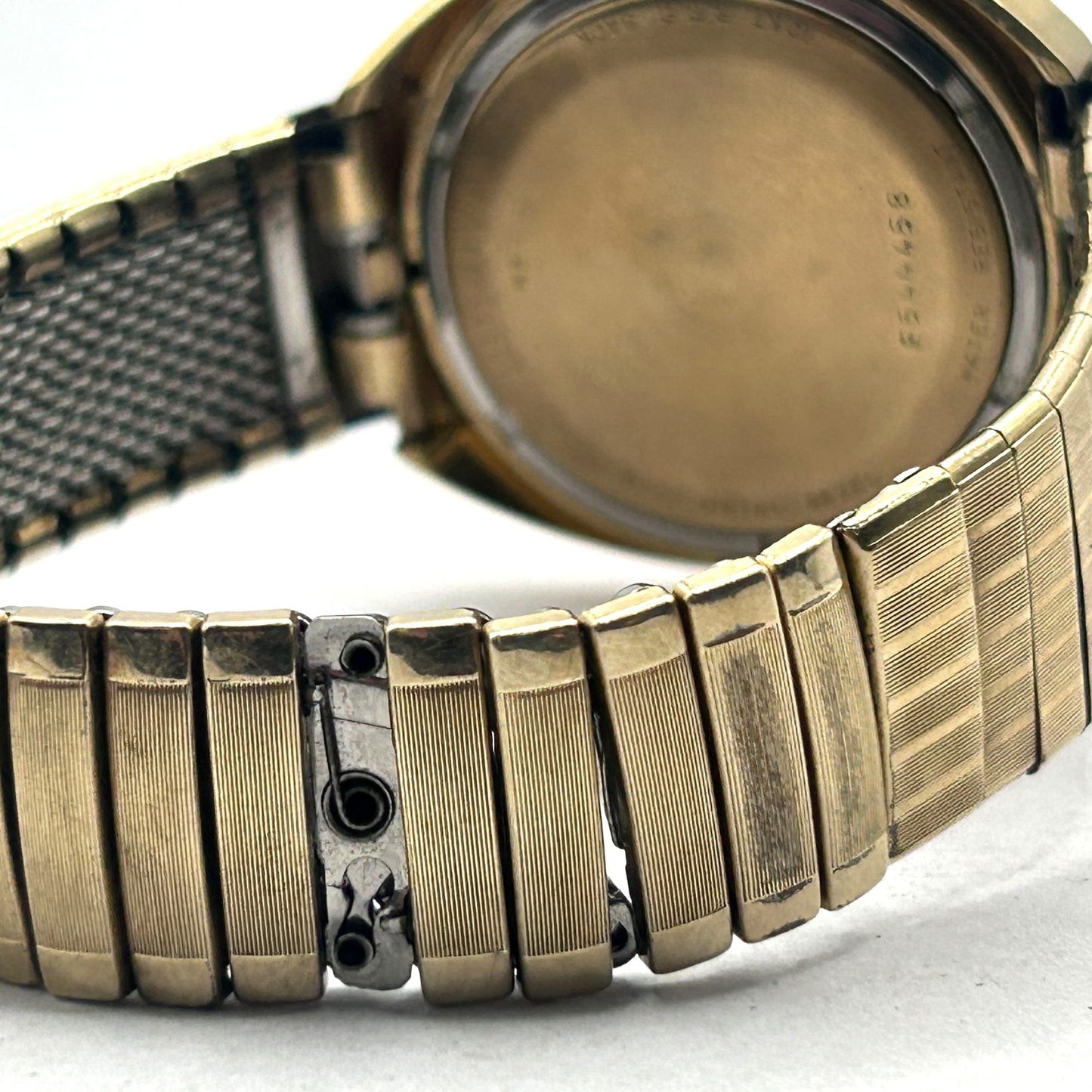 Men's Bulova 17J 1973 Clipper Red Vertical Day Date Vintage N3 1973 - RUNS