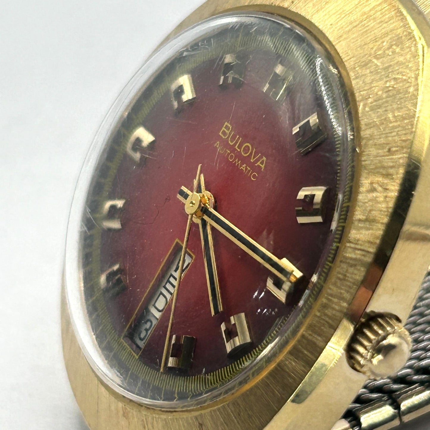 Men's Bulova 17J 1973 Clipper Red Vertical Day Date Vintage N3 1973 - RUNS