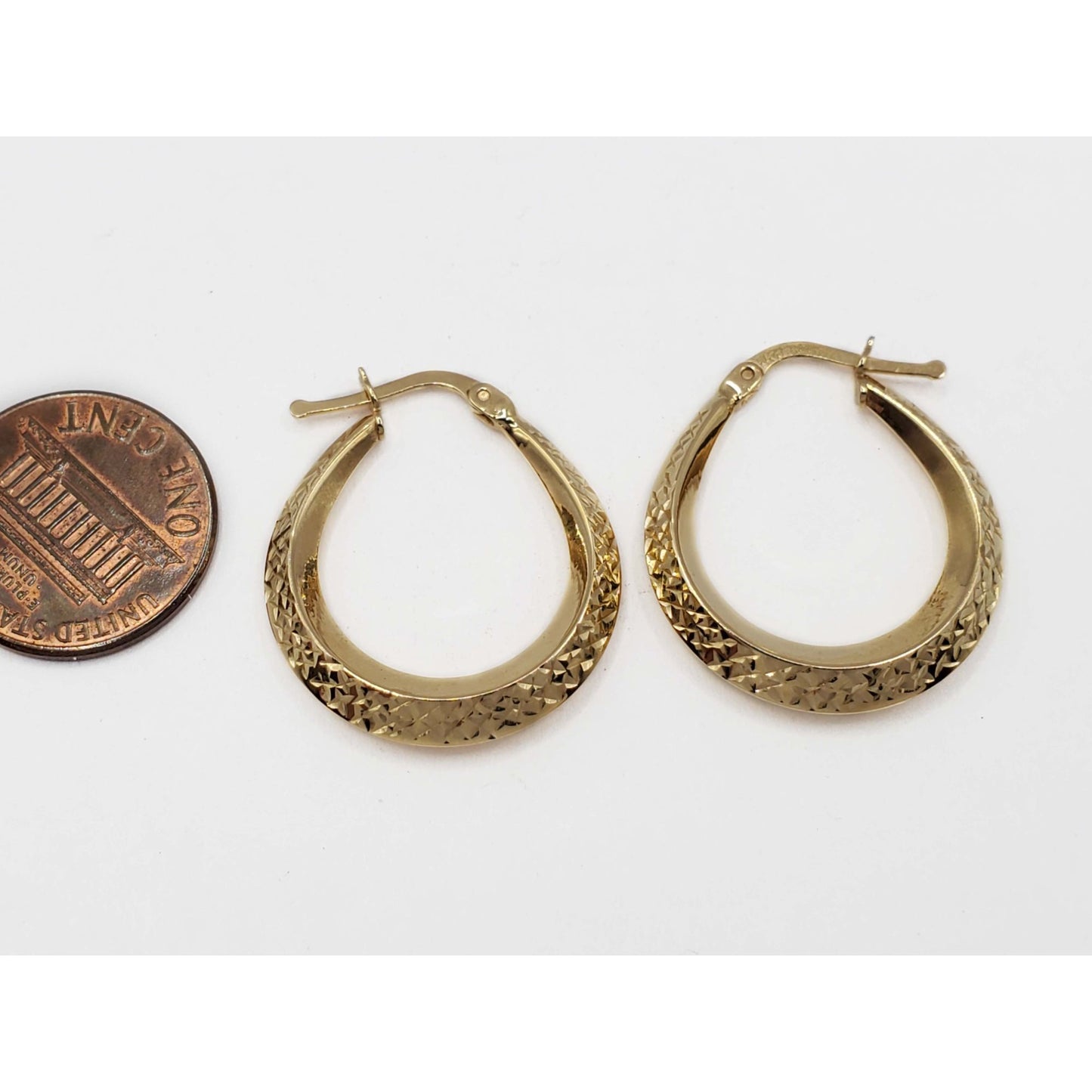 Knife-Edge Dia-Cut Polished Hoop Earrings 18k Gold