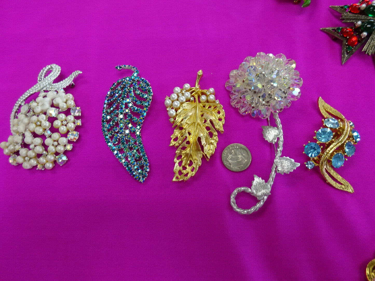 Huge Lot 30 Antique Brooches Pins Weiss Staffordshire Cara Trifari LC Selini W