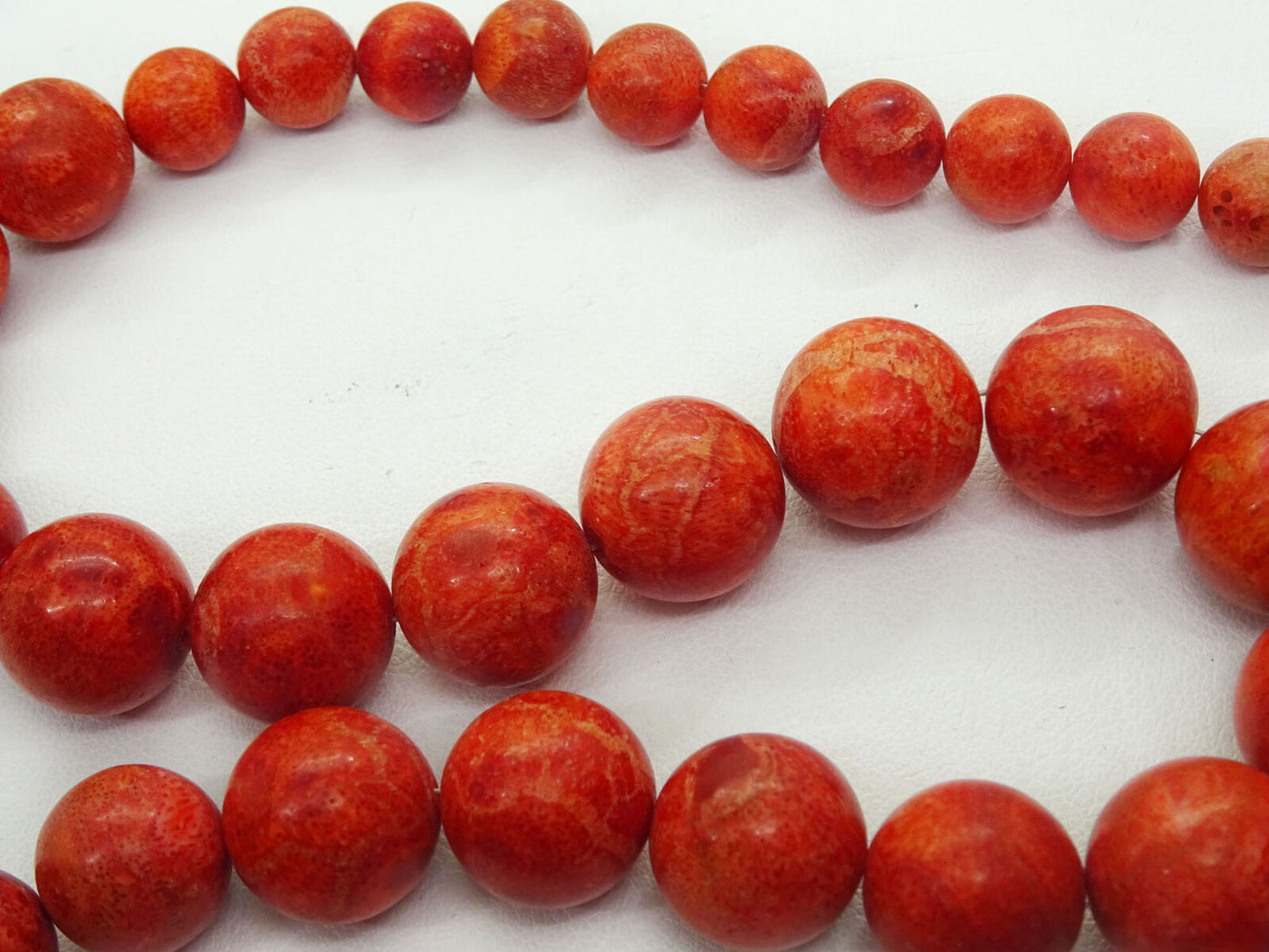 Red Coral Graduated Round Bead Necklace 19" Vermeil Toggle Clasp