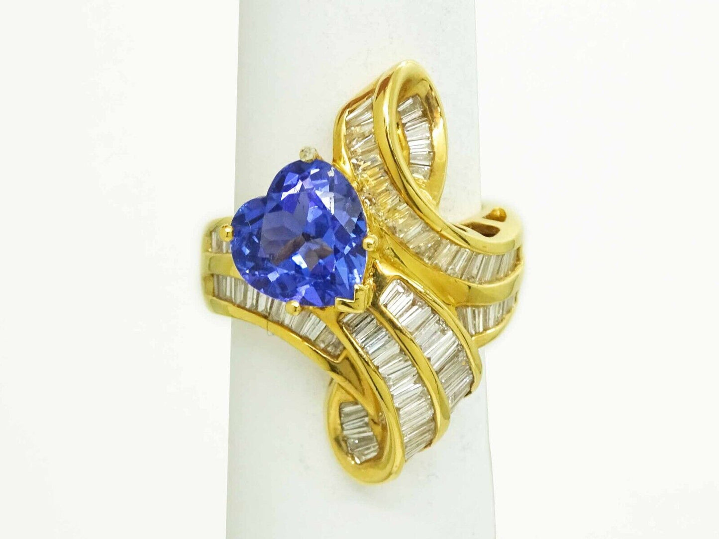 5.65ct tw Heart Tanzanite & Diamond Ladies Ribbon Ring 18k Gold Size 7