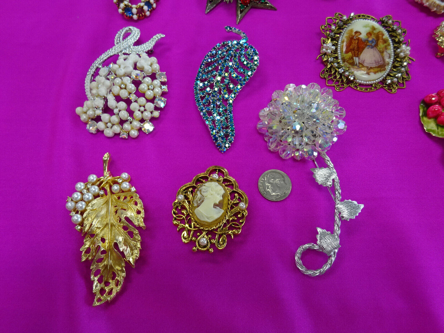 Huge Lot 30 Antique Brooches Pins Weiss Staffordshire Cara Trifari LC Selini W