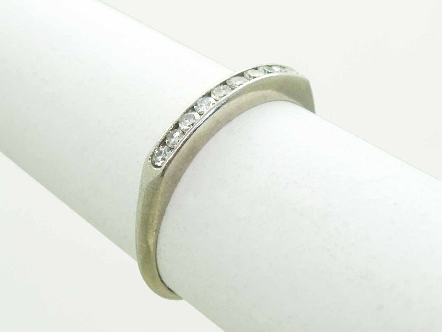 Estate 0.25ct tw Channel Natural Diamond Platinum Band Ring Size 5.5
