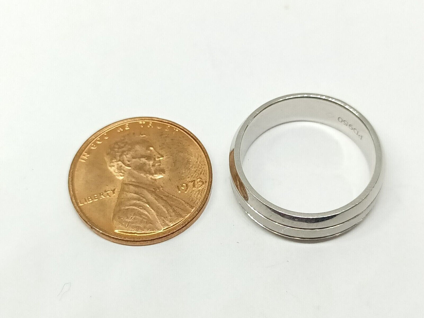 Helzberg Signature Palladium Knife Edge Wedding Band Size 6.5, 6mm