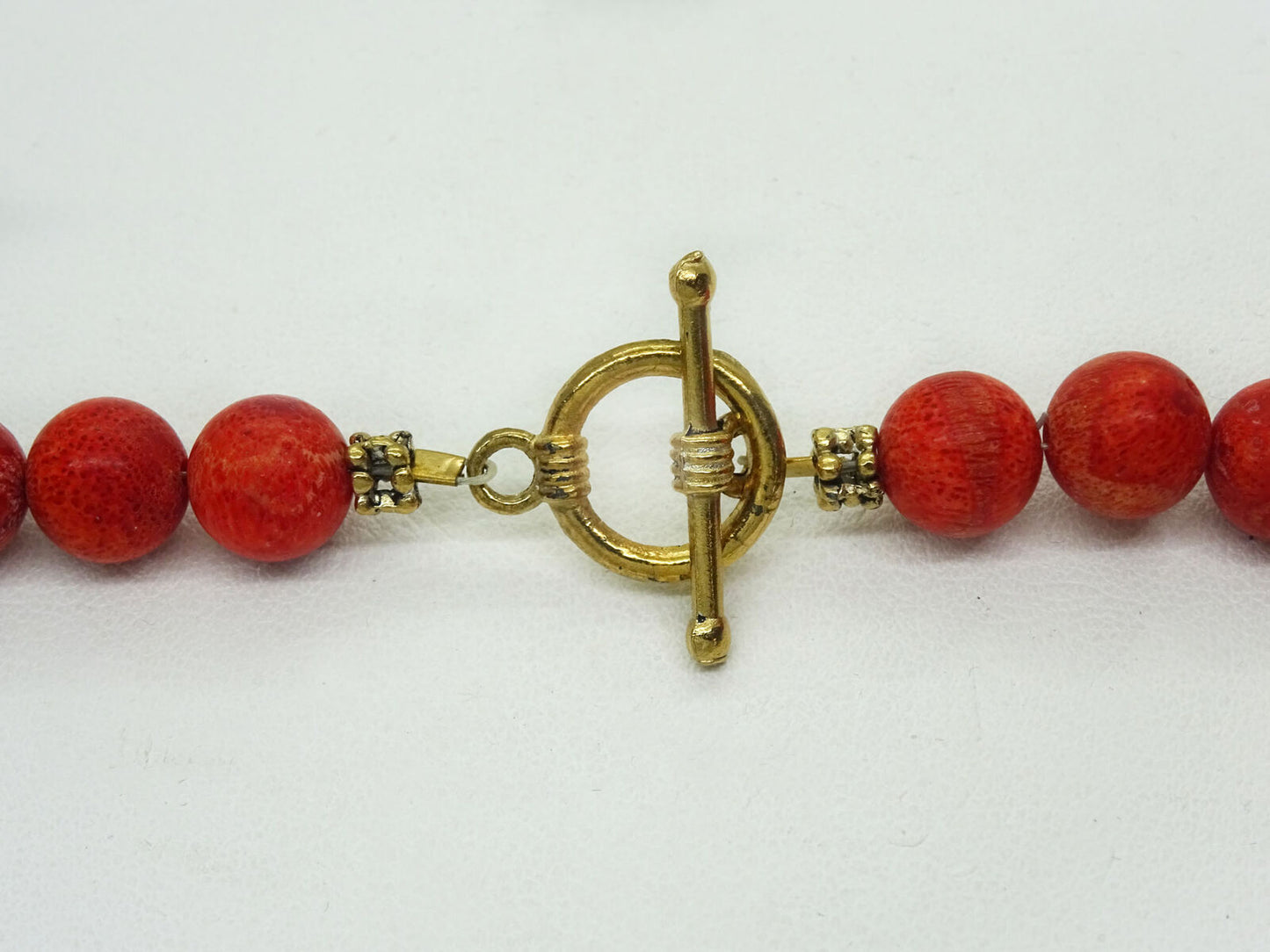 Red Coral Graduated Round Bead Necklace 19" Vermeil Toggle Clasp