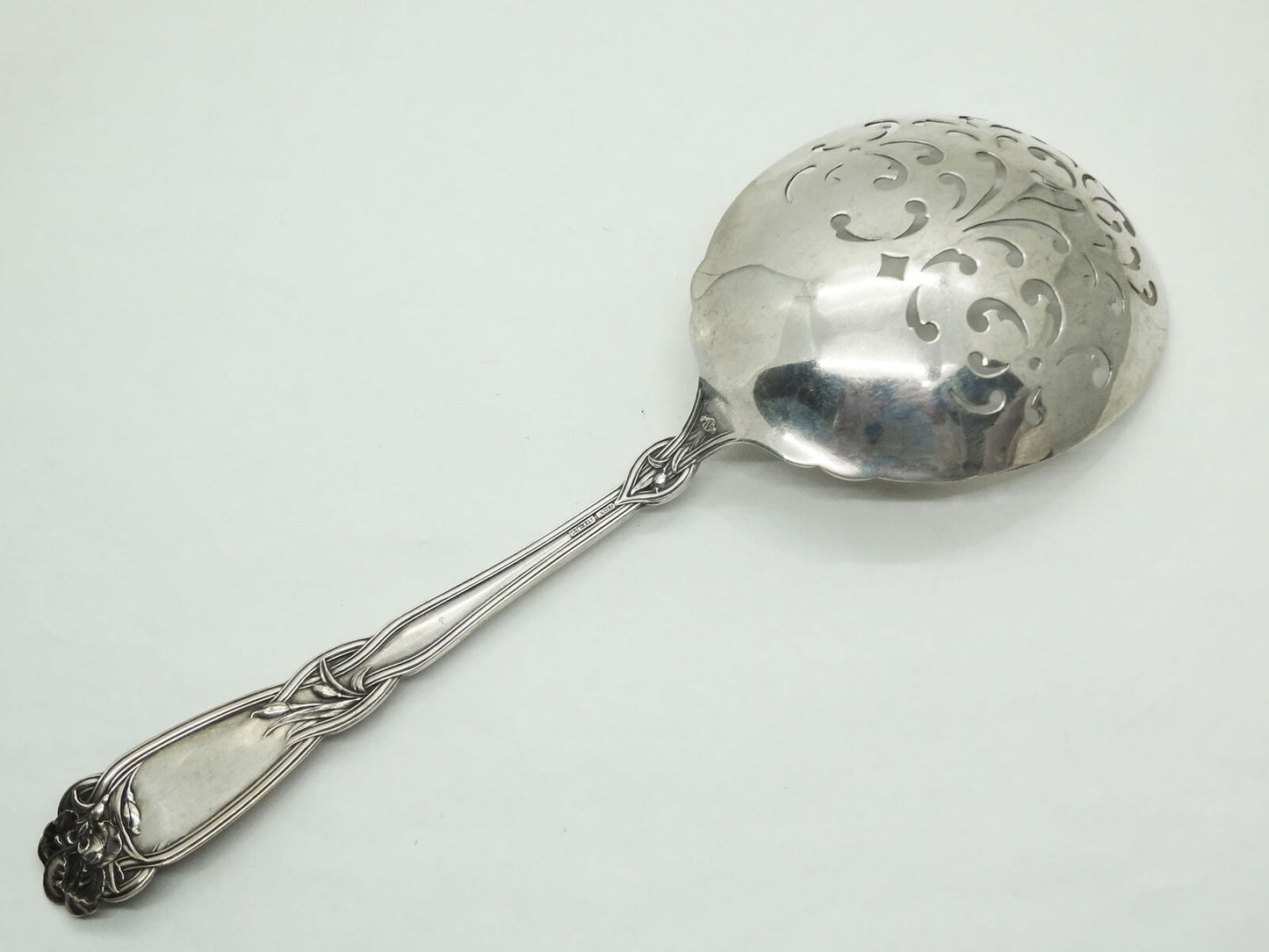Alvin Fleur De Lis Pattern Sterling Silver Pierced Pea Serving Spoon 8.5"