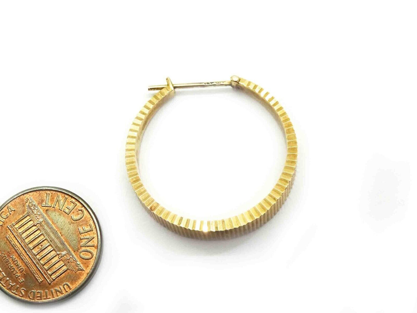 Wide Bottom Round Ridged Hoop Earrings 14k Gold