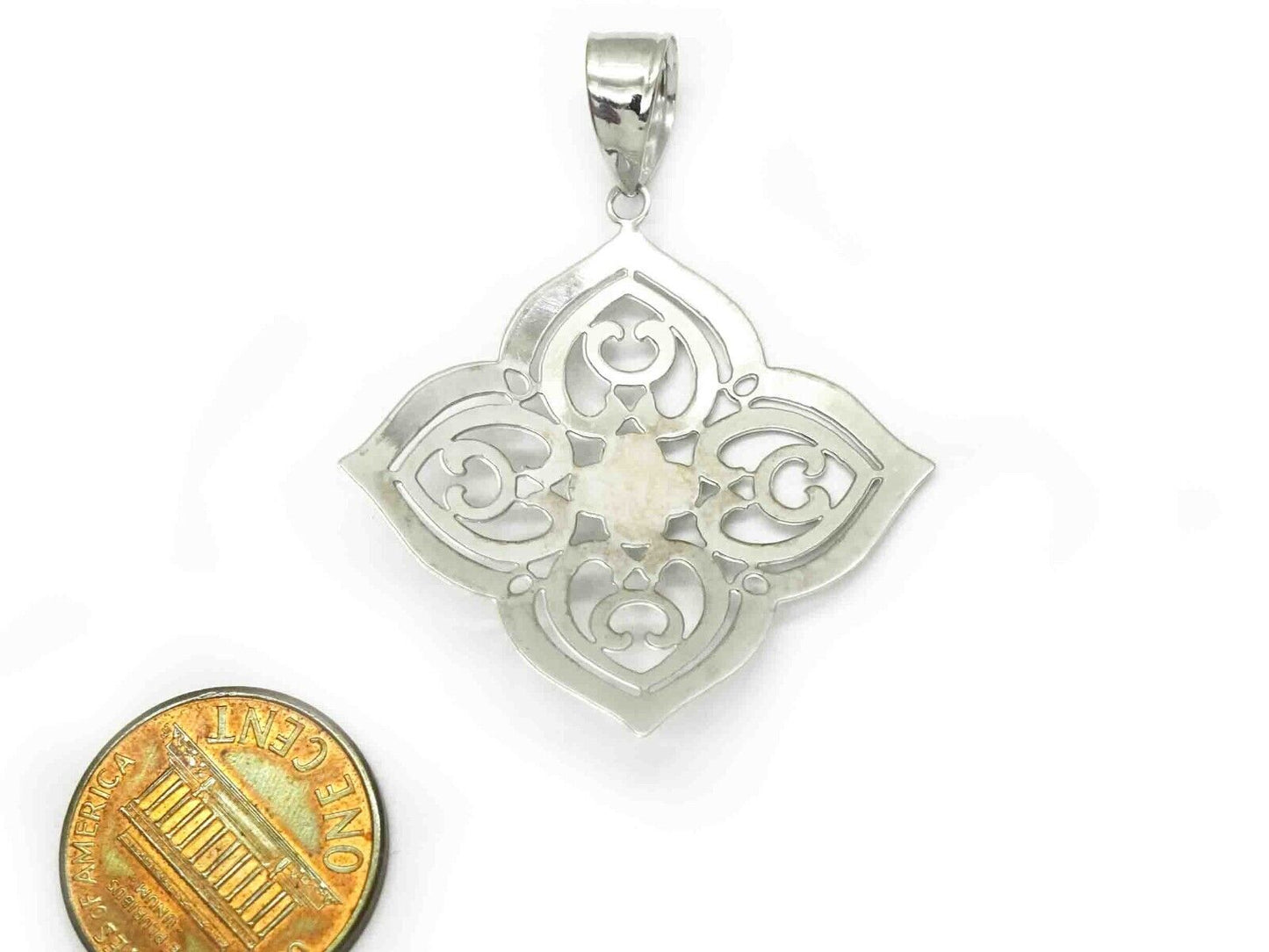 Light Quatrefoil Design Open Filigree Pendant 14k White Gold