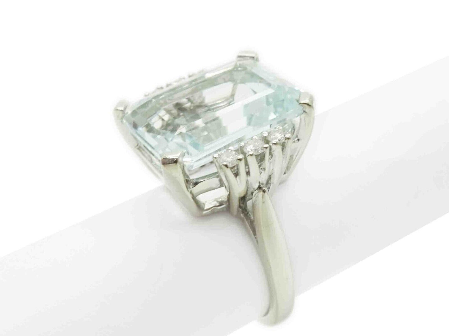 9.57ct tw Natural Aquamarine & Diamond Accent Ring 14k White Gold Size 6.25