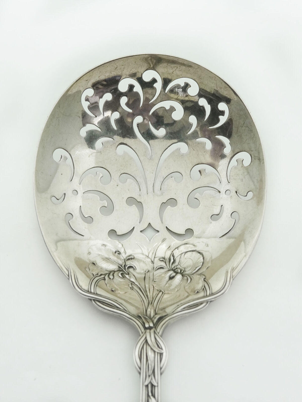 Alvin Fleur De Lis Pattern Sterling Silver Pierced Pea Serving Spoon 8.5"