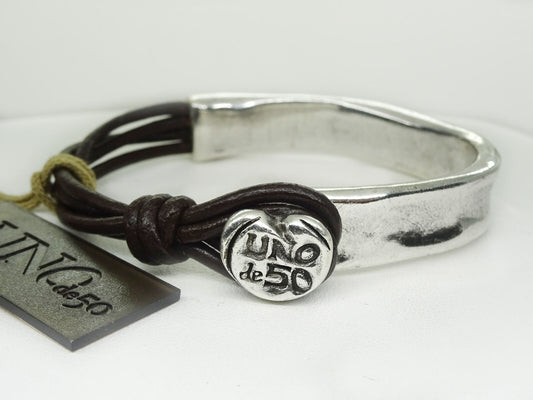 UNO de 50 “Half Inks” Silver Plated Metal Brown Leather Bracelet