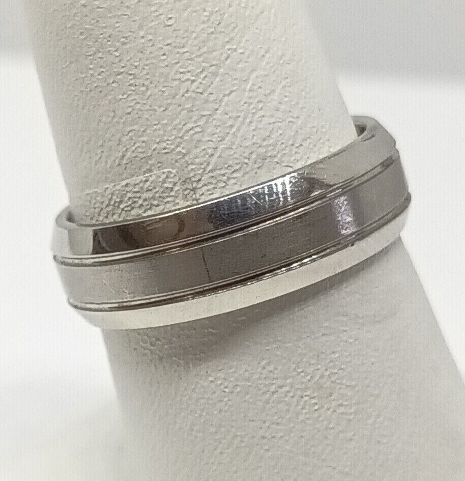 Helzberg Signature Palladium Knife Edge Wedding Band Size 6.5, 6mm