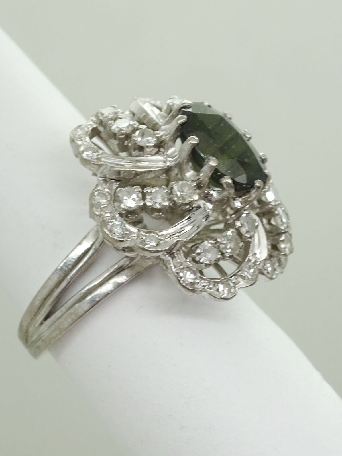 Natural Oval Green Sapphire & Diamond Ballerina Ring 14k White Gold Size 5.5