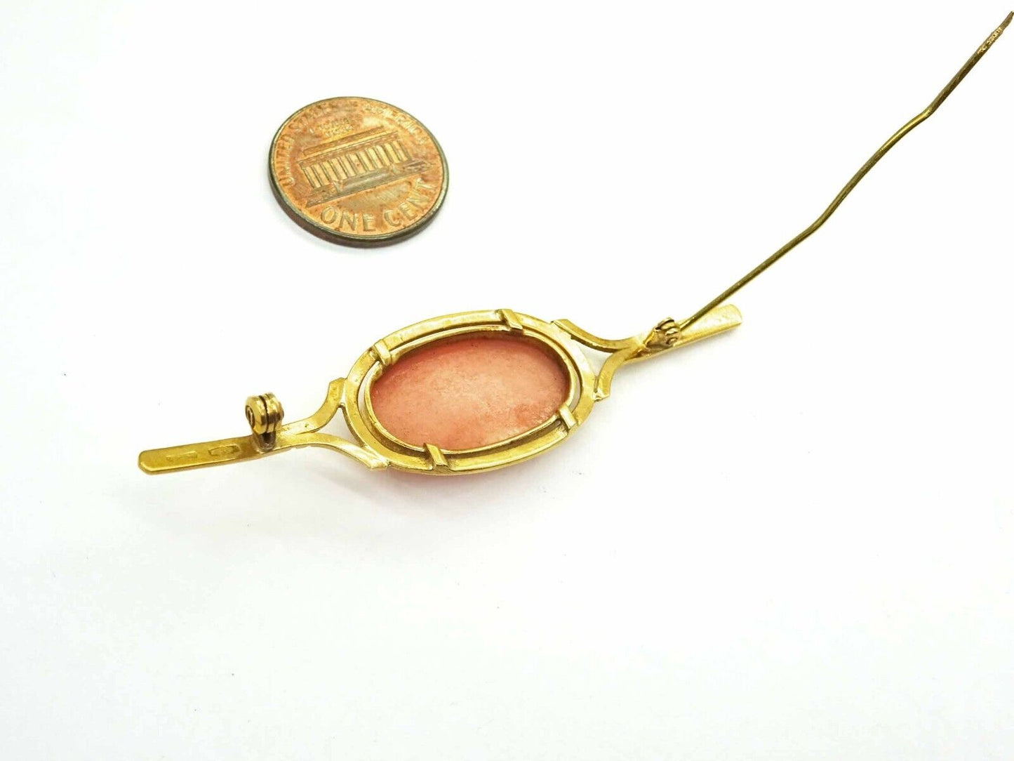 Natural Salmon Pink Coral Oval Cabochon Pin 18k Gold