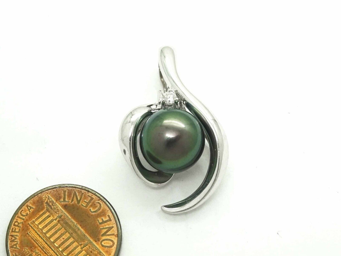 11mm Wide Natural Tahitian Black Pearl Freeform Swirl Pendant 10k White Gold