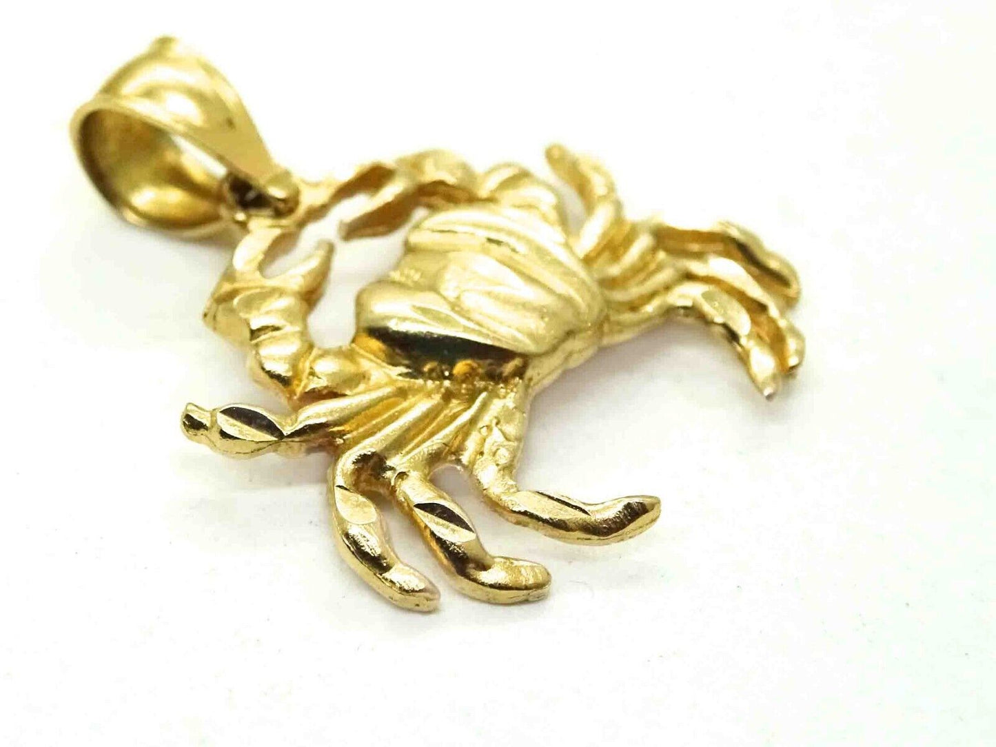 Tropical Beach Crab Pendant 14k Gold 1.5 Grams