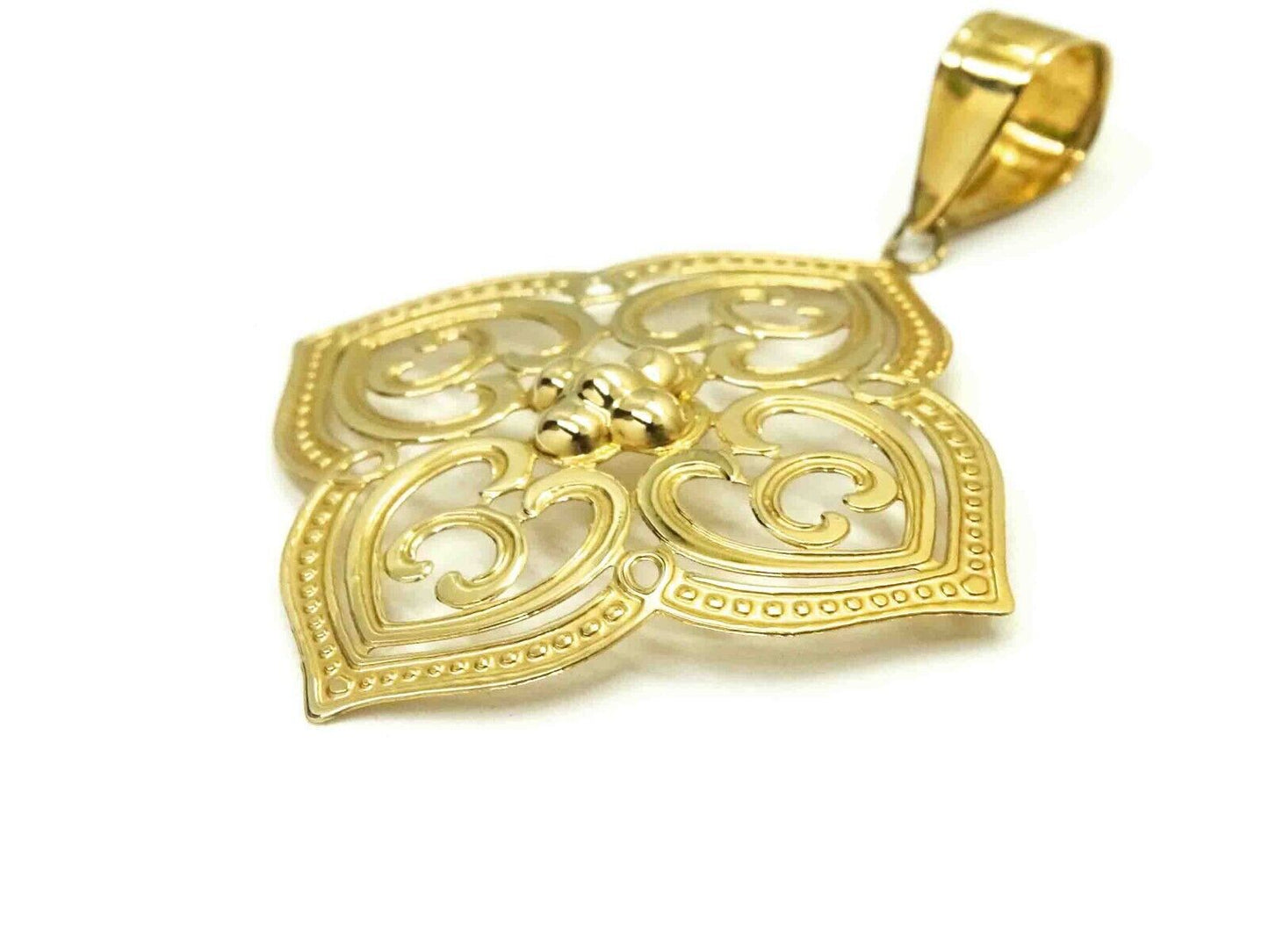 Light Quatrefoil Design Open Filigree Pendant 14k Gold