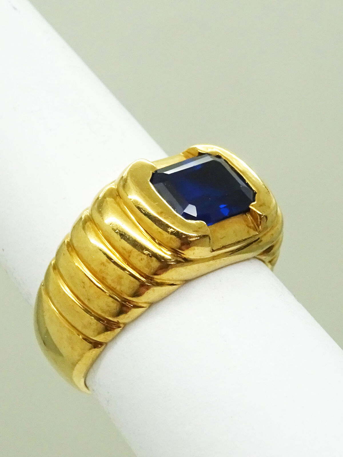 1ct Natural Em-Cut Sapphire Shrimp-Style Ridged Ring 18k Yellow Gold