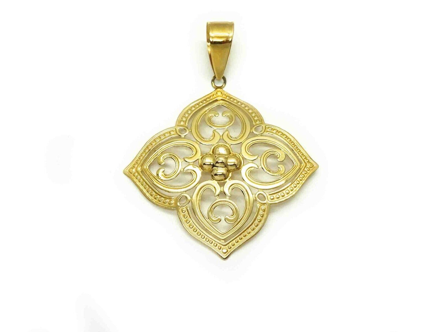 Light Quatrefoil Design Open Filigree Pendant 14k Gold